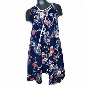 1960s / 1970s floral sleeveless dress in adorable flower pattern vintage